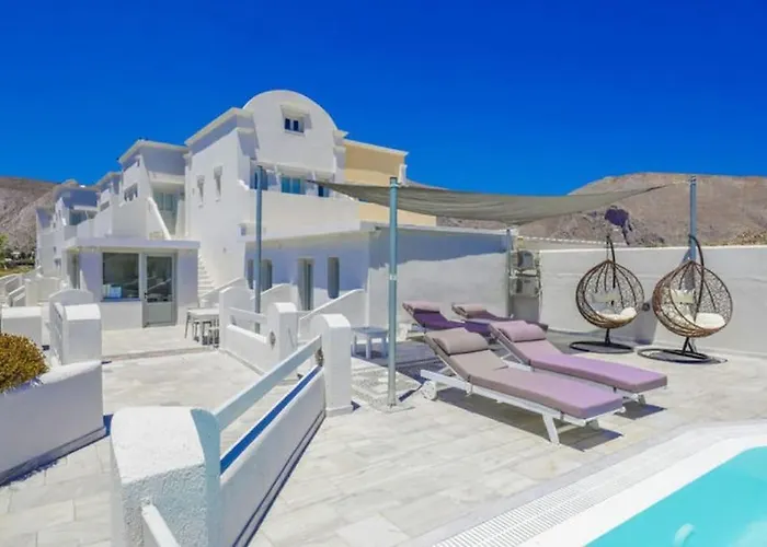 Perissa Beachfront Rooms