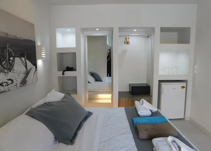 Perissa Beachfront Rooms