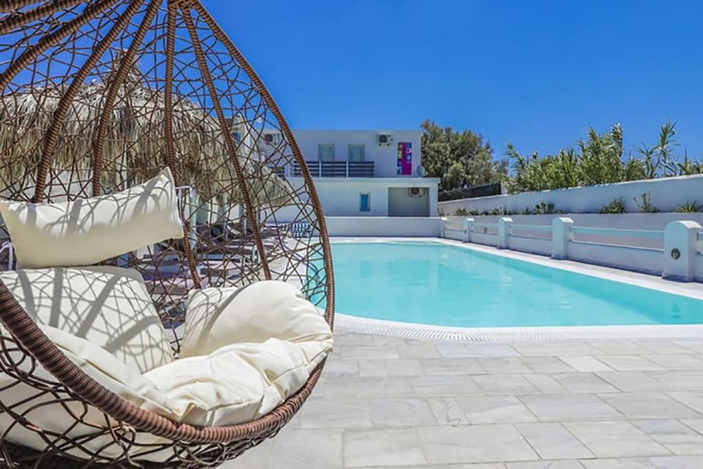 Beachfront * Perissa (Santorini)