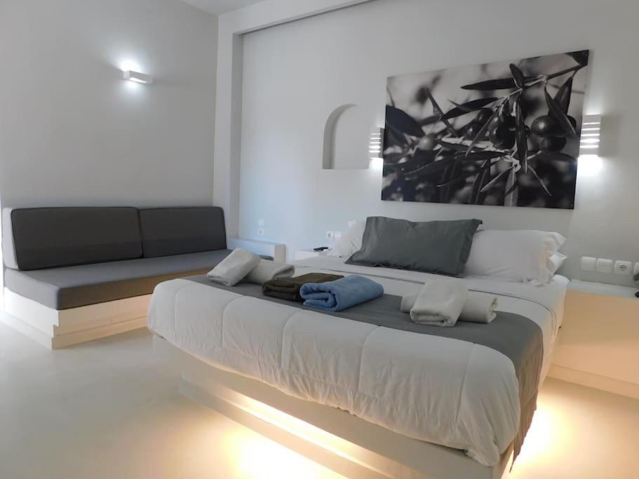 Apartment Beachfront Perissa (Santorini)