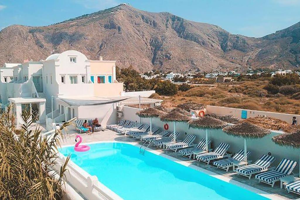 Beachfront * Perissa (Santorini)