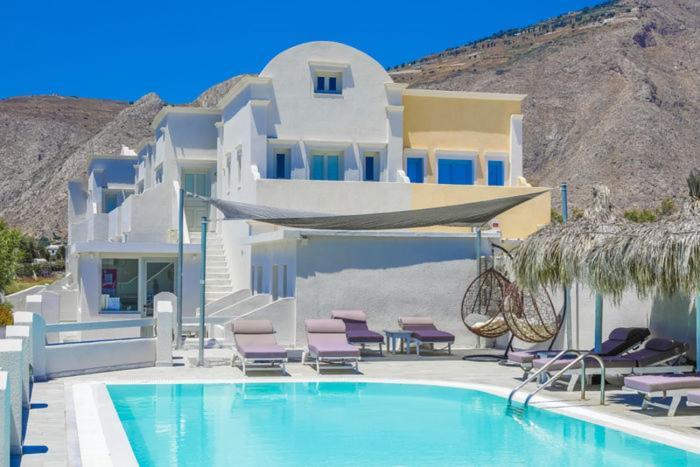 Beachfront * Perissa (Santorini)